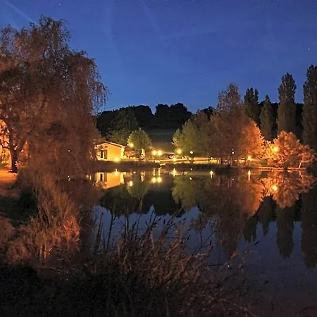 Le Domaine De L'etang De Sandanet Bed & Breakfast Issac