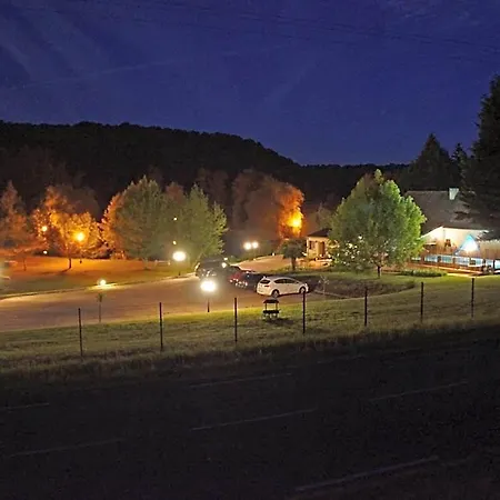 Bed & Breakfast Le Domaine De L'etang De Sandanet 3*