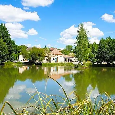 Bed & Breakfast Le Domaine De L'etang De Sandanet 3*