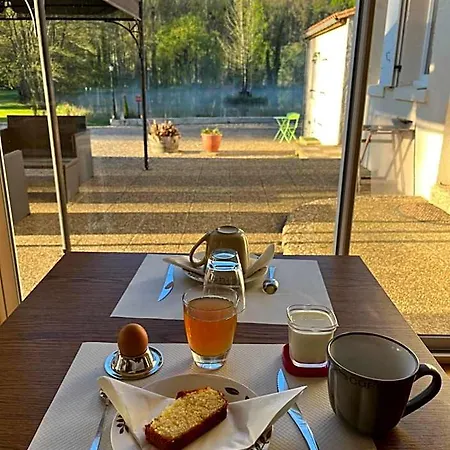 Bed & Breakfast Le Domaine De L'etang De Sandanet Issac