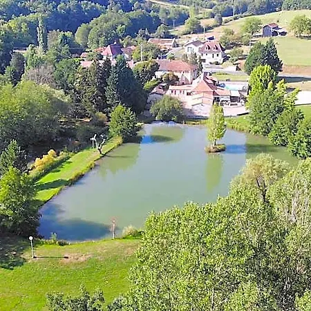 Bed & Breakfast Le Domaine De L'etang De Sandanet 3*