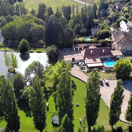 Le Domaine De L'etang De Sandanet Bed & Breakfast