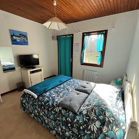 Bed & Breakfast Le Domaine De L'etang De Sandanet Issac