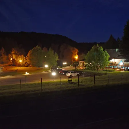 Le Domaine De L'etang De Sandanet Bed & Breakfast