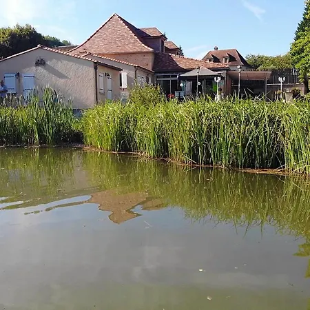 Le Domaine De L'etang De Sandanet Bed & Breakfast